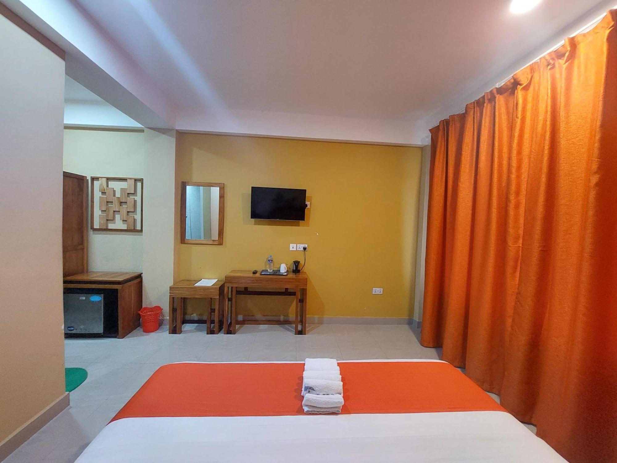 Dolphin Hotel Tanga Exterior photo