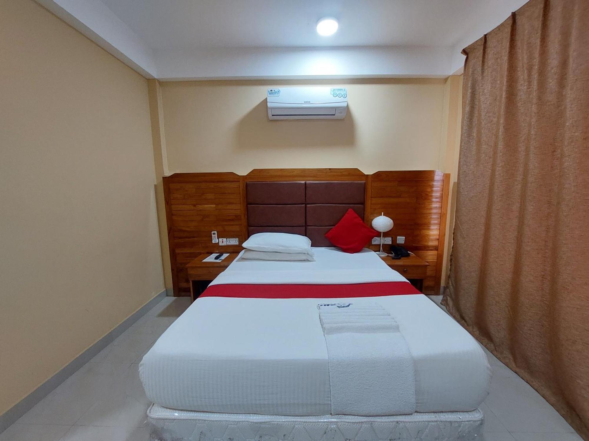 Dolphin Hotel Tanga Exterior photo